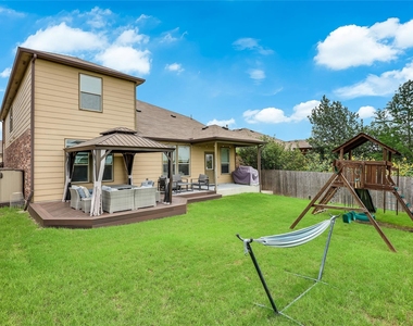 7013 Armagh Dr - Photo Thumbnail 36