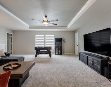 7013 Armagh Dr - Photo Thumbnail 15