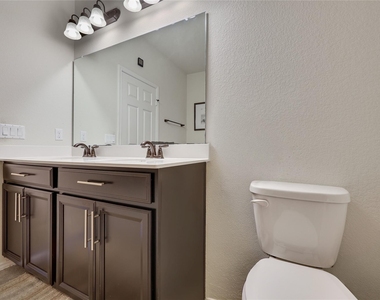 7013 Armagh Dr - Photo Thumbnail 28