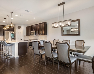 7013 Armagh Dr - Photo Thumbnail 11