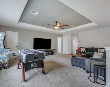 7013 Armagh Dr - Photo Thumbnail 14