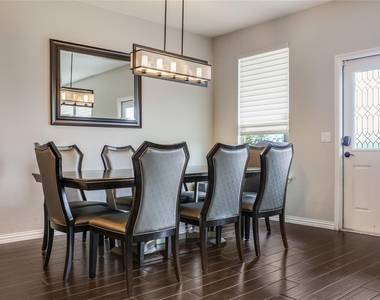 7013 Armagh Dr - Photo Thumbnail 10