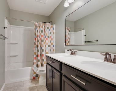 7013 Armagh Dr - Photo Thumbnail 30