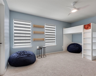 7013 Armagh Dr - Photo Thumbnail 20