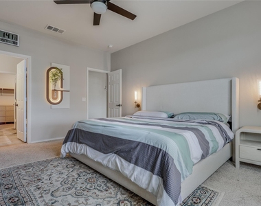 7013 Armagh Dr - Photo Thumbnail 23