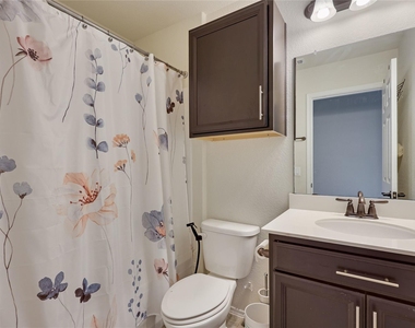 7013 Armagh Dr - Photo Thumbnail 31