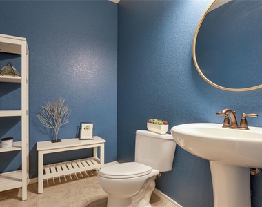 7013 Armagh Dr - Photo Thumbnail 32