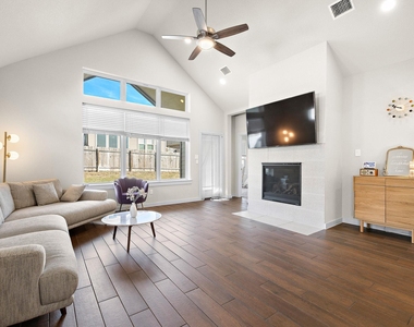 120 Upland Dr - Photo Thumbnail 4