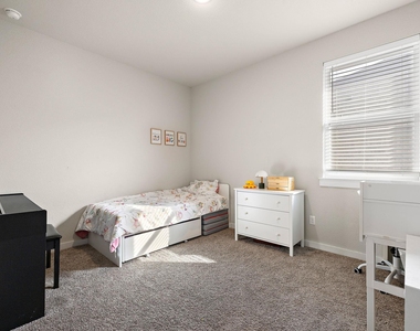 120 Upland Dr - Photo Thumbnail 12