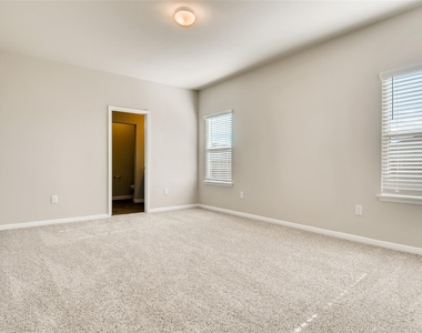 121 Freedom Park Ave - Photo Thumbnail 12
