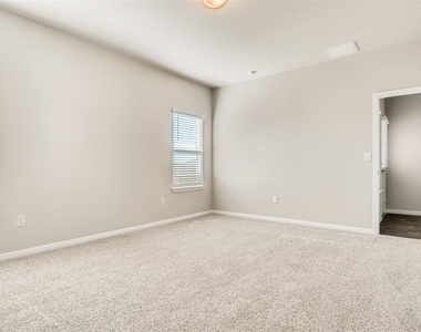 121 Freedom Park Ave - Photo Thumbnail 11