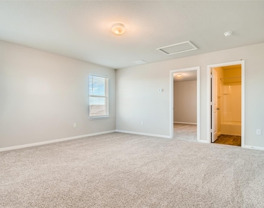 121 Freedom Park Ave - Photo Thumbnail 18