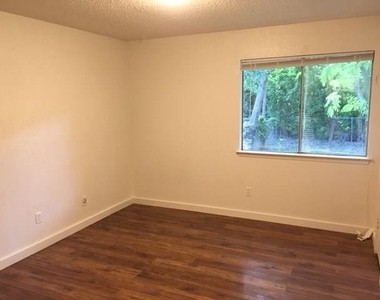 10400 Little Pebble Dr - Photo Thumbnail 6