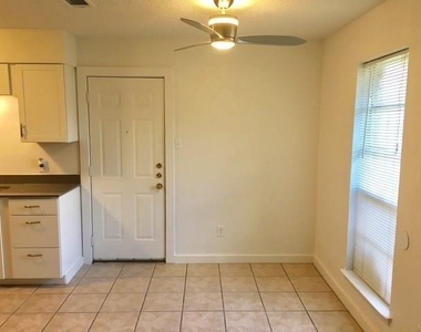 10400 Little Pebble Dr - Photo Thumbnail 4