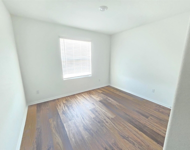 3305 Dusted Daisey St - Photo Thumbnail 24