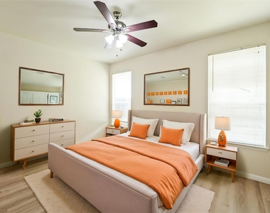 502 Gregory Ct - Photo Thumbnail 2