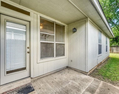 502 Gregory Ct - Photo Thumbnail 19