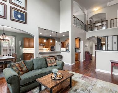 420 Wild Rose Dr - Photo Thumbnail 8