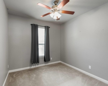 420 Wild Rose Dr - Photo Thumbnail 17