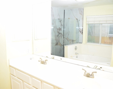 2418 Willow Way - Photo Thumbnail 17