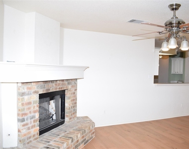 2418 Willow Way - Photo Thumbnail 10