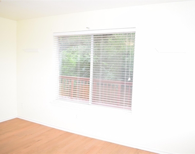 2418 Willow Way - Photo Thumbnail 12