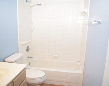 2418 Willow Way - Photo Thumbnail 20