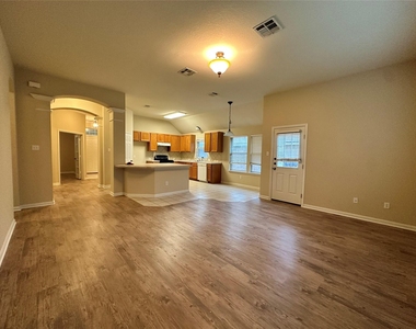 315 Sendero Ln - Photo Thumbnail 7
