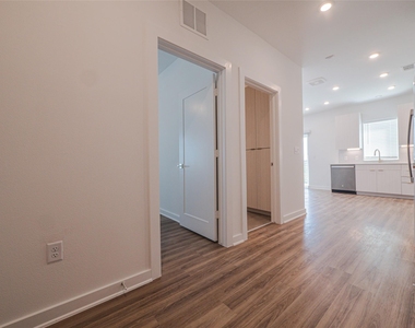 4802 Congress Ave S - Photo Thumbnail 17