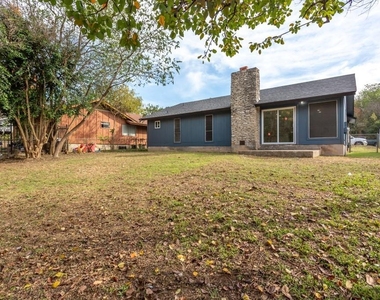 9604 Crown Ridge Dr - Photo Thumbnail 23