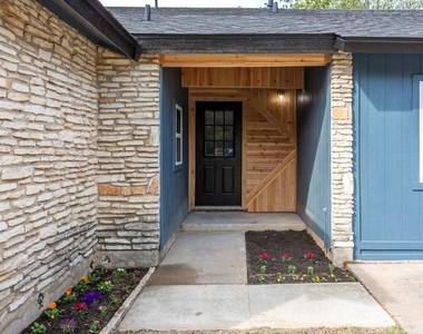 9604 Crown Ridge Dr - Photo Thumbnail 1