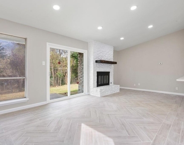 9604 Crown Ridge Dr - Photo Thumbnail 12