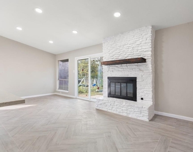 9604 Crown Ridge Dr - Photo Thumbnail 13