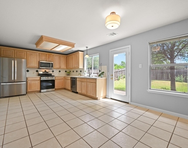 2700 Cradle Rock Trl - Photo Thumbnail 13