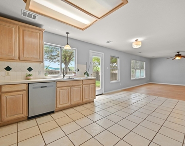 2700 Cradle Rock Trl - Photo Thumbnail 15