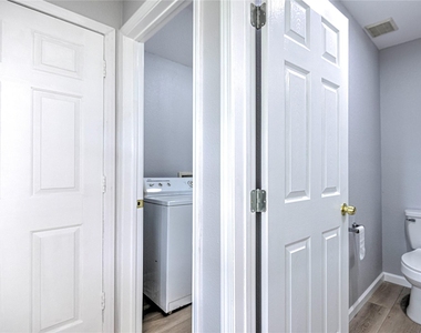 7720 Honeysuckle Dr - Photo Thumbnail 21