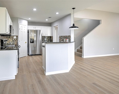 7720 Honeysuckle Dr - Photo Thumbnail 12