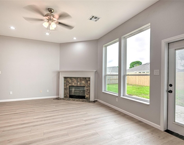 7720 Honeysuckle Dr - Photo Thumbnail 7