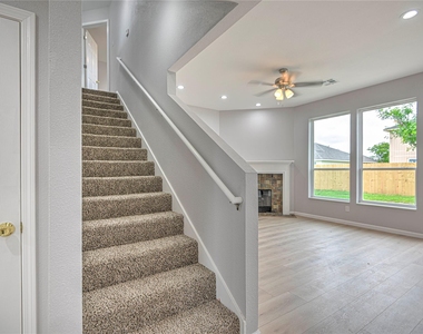 7720 Honeysuckle Dr - Photo Thumbnail 6