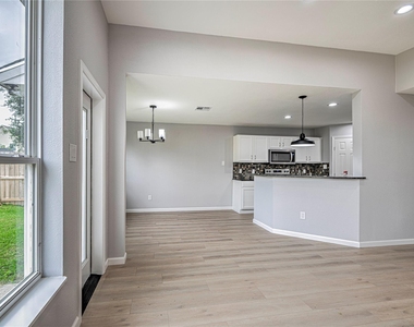 7720 Honeysuckle Dr - Photo Thumbnail 10