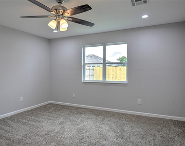 7720 Honeysuckle Dr - Photo Thumbnail 16