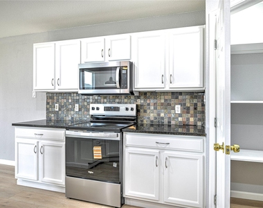 7720 Honeysuckle Dr - Photo Thumbnail 14