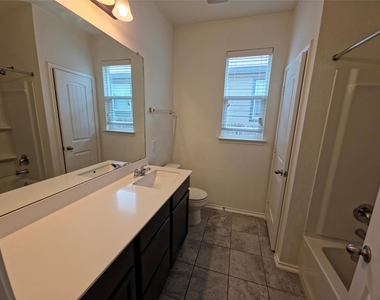 13717 Montpelier St - Photo Thumbnail 15