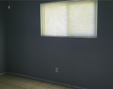 822 Sahara Ave - Photo Thumbnail 6