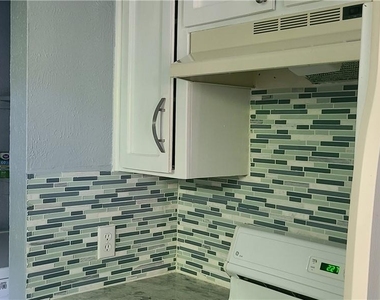 822 Sahara Ave - Photo Thumbnail 4