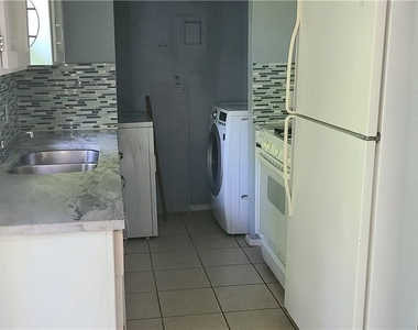 822 Sahara Ave - Photo Thumbnail 3