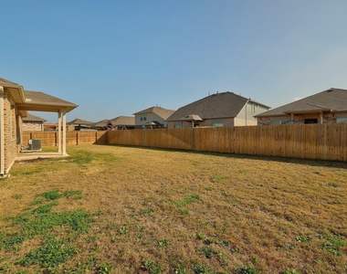 105 Brunnen Way - Photo Thumbnail 24