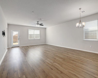 105 Brunnen Way - Photo Thumbnail 6