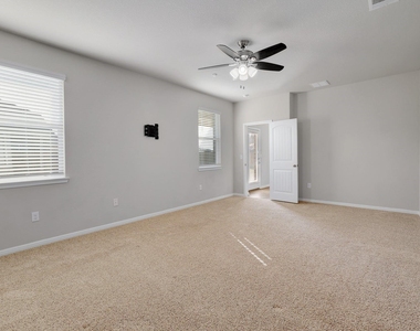 105 Brunnen Way - Photo Thumbnail 11