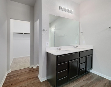 105 Brunnen Way - Photo Thumbnail 15